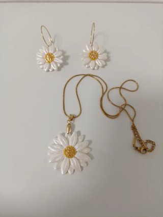 Conjunto Pendientes y Colgante Margarita