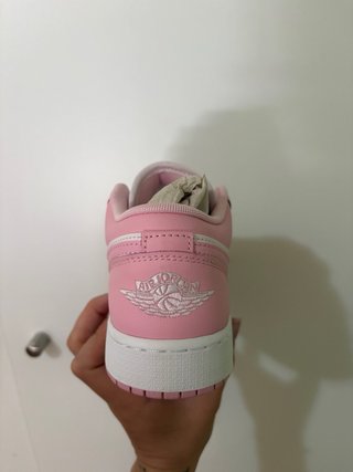 Nike Air Jordan 1 Low Rosa y Blanco