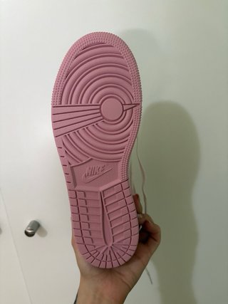 Nike Air Jordan 1 Low Rosa y Blanco