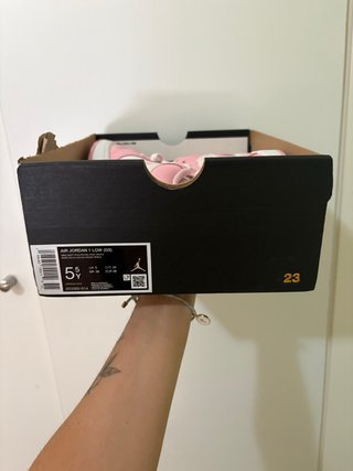 Nike Air Jordan 1 Low Rosa y Blanco