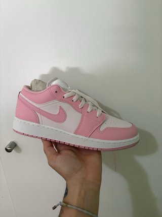 Nike Air Jordan 1 Low Rosa y Blanco