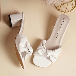 Zapatillas blancas tacón grueso