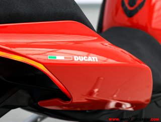 DUCATI STREETFIGHTER V4 S