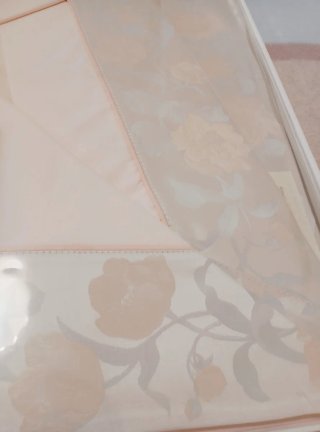 Copriletto matrimoniale beige/rosa