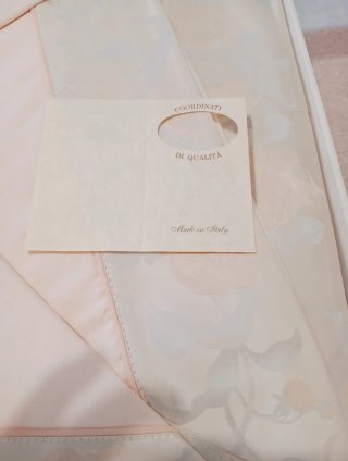 Copriletto matrimoniale beige/rosa