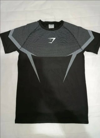 Camiseta Gymshark Hombre Negra y Gris Talla M
