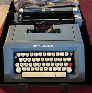 Máquina de escribir Olivetti Studio 46