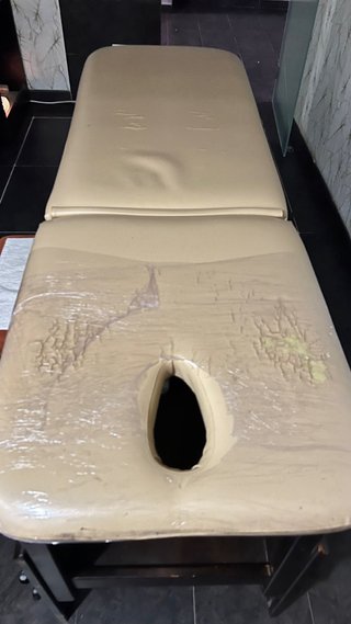 Camilla fija de madera - necesita retapizado