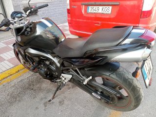 Yamaha FZ6 Naked Negra