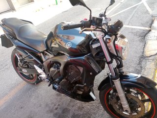 Yamaha FZ6 Naked Negra
