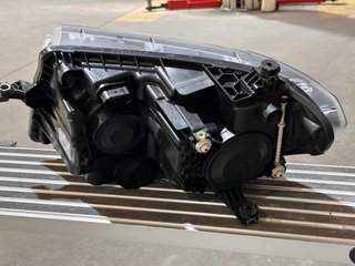 Faro Derecho Volkswagen Crafter 2024