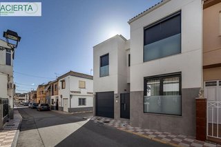 Chalet en venta en Albolote