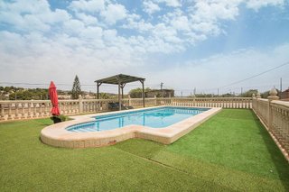 Chalet en venta en Peña de las Águilas en Elche