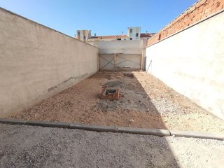 Casa adosada en venta en Tomelloso