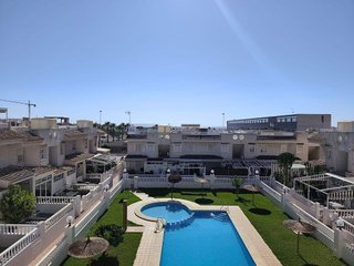 Casa adosada en venta en Nueva Torrevieja - Aguas Nuevas en Torrevieja