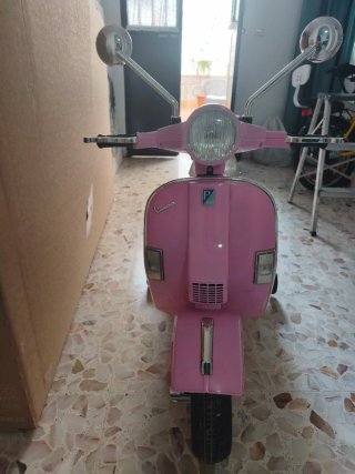 Vespa Eléctrica Rosa 3-6 Años