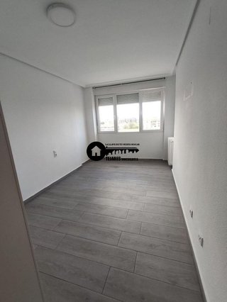 Piso en venta en Hospital - Parque sur en Albacete