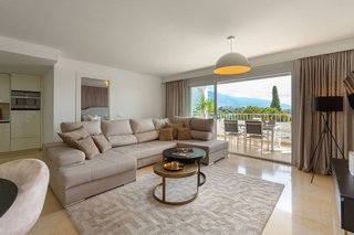 Piso en venta en Nueva Andalucía centro en Marbella