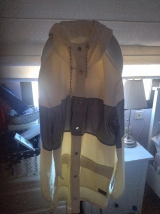 Parka chubasquera blanca y gris Talla XS