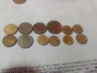 Conjunto de monedas variadas