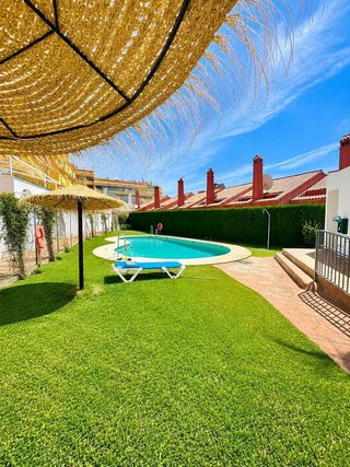 Casa adosada en venta en Los Pacos en Fuengirola
