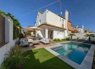 Chalet en venta en Coria del Río
