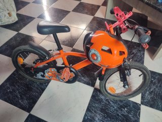 Bicicleta infantil naranja