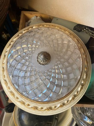 Lampada antica decorata