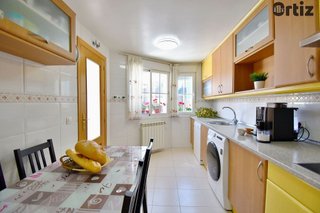 Casa adosada en venta en Loeches