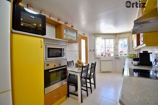 Casa adosada en venta en Loeches