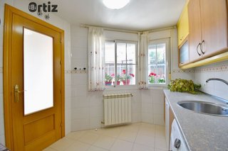 Casa adosada en venta en Loeches