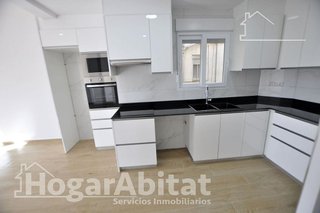 Piso en venta en Nou Moles en Valencia