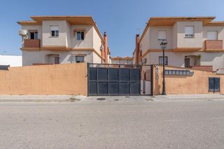 Casa pareada en venta en Ogíjares