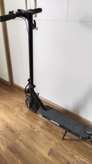 Patinete eléctrico + Casco y Pitón