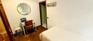 Piso en venta en Media Legua en Madrid