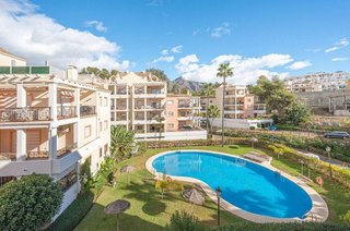 Piso en venta en Los Naranjos - Las Brisas en Marbella