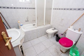 Casa pareada en venta en La Granja-La Colina-Los Pastores en Algeciras