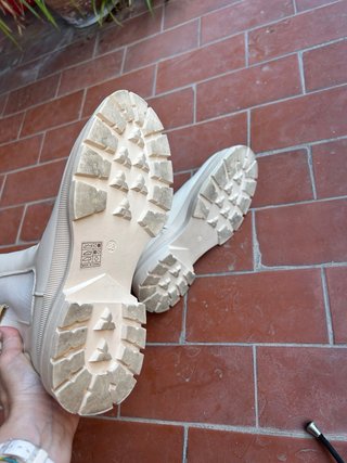 Botas beige bajas