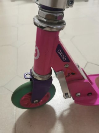 Patinete para niña con freno en manillar