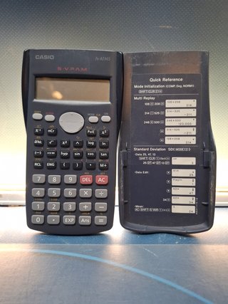Calculadora Científica Casio fx-82MS
