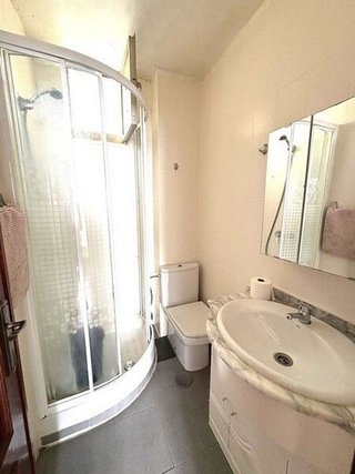 Piso en venta en Ambroz en Madrid