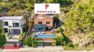 Chalet en venta en Vallirana