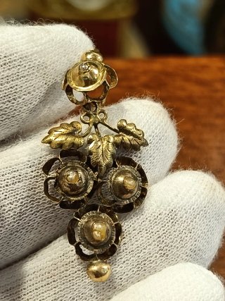 Pendientes Isabelinos Oro 14 quilates Antiguos