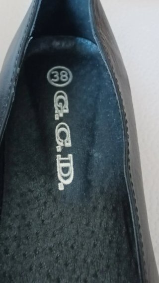 Manoletinas G.C.D. piel negra talla 38