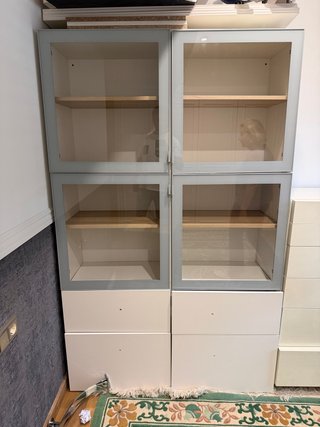 Vitrina BESTÅ IKEA Gris y Blanca