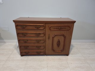 Mueble auxiliar madera cajones y puerta