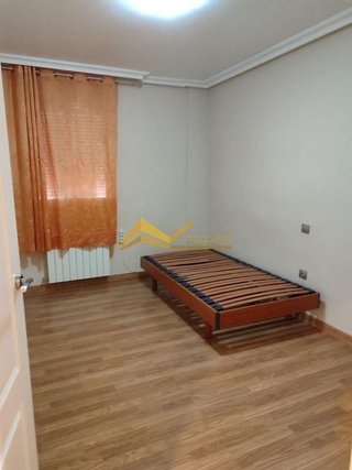 Piso en venta en Linares