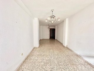 Piso en venta en Parque Victoria Eugenia en Málaga