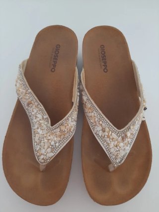 Chanclas cuña adornadas