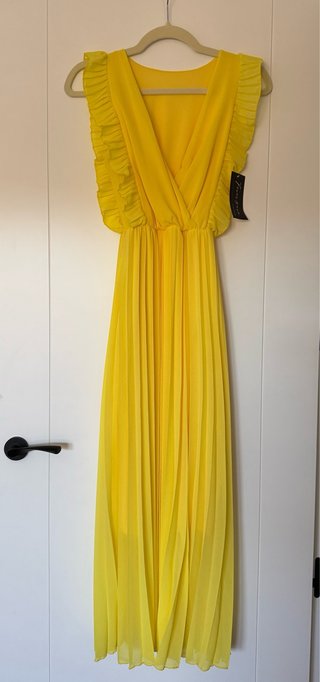 Vestido largo amarillo con volantes